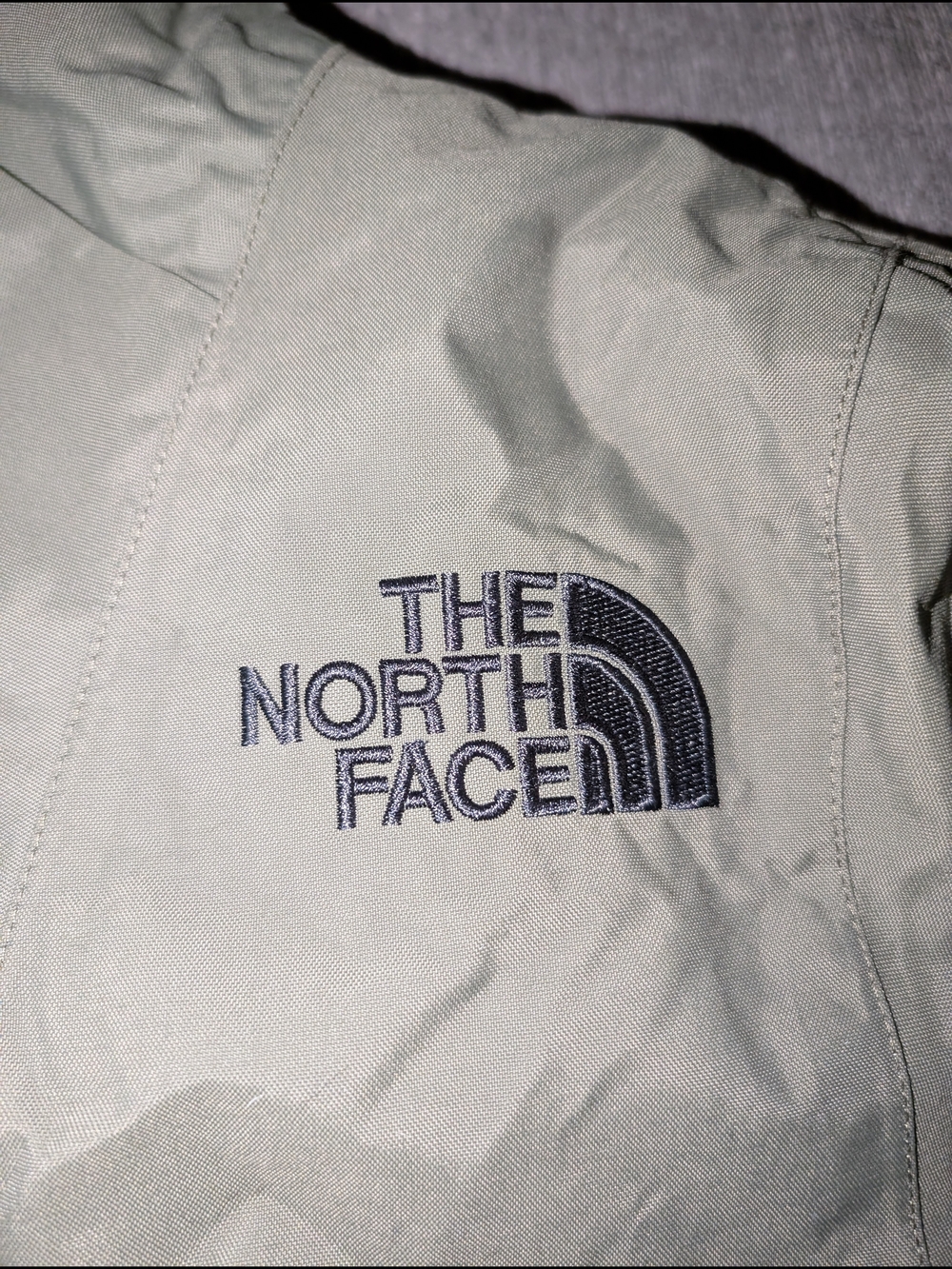 The North Face Men's Insulated Puffer Winter Jacket - Picture 2 of 7